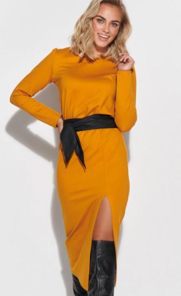 Fitted Dress with slit macadamia